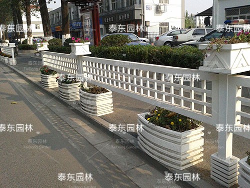 PVC戶(hù)外隔離花箱